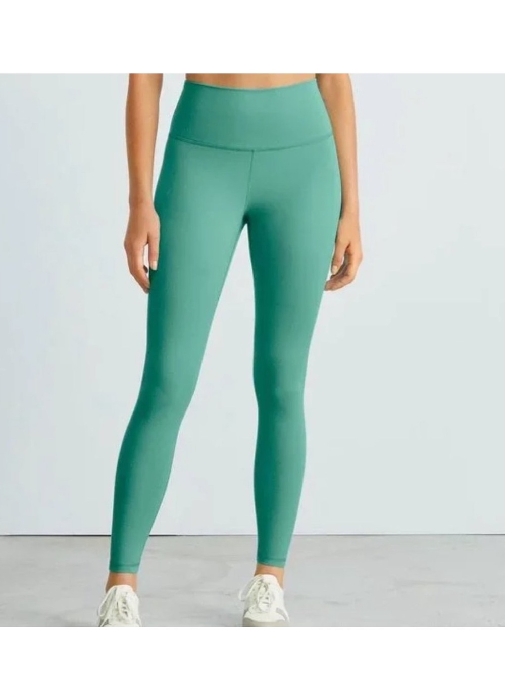 Everlane The Perform Regular High-Waist Leggings in Soft Green